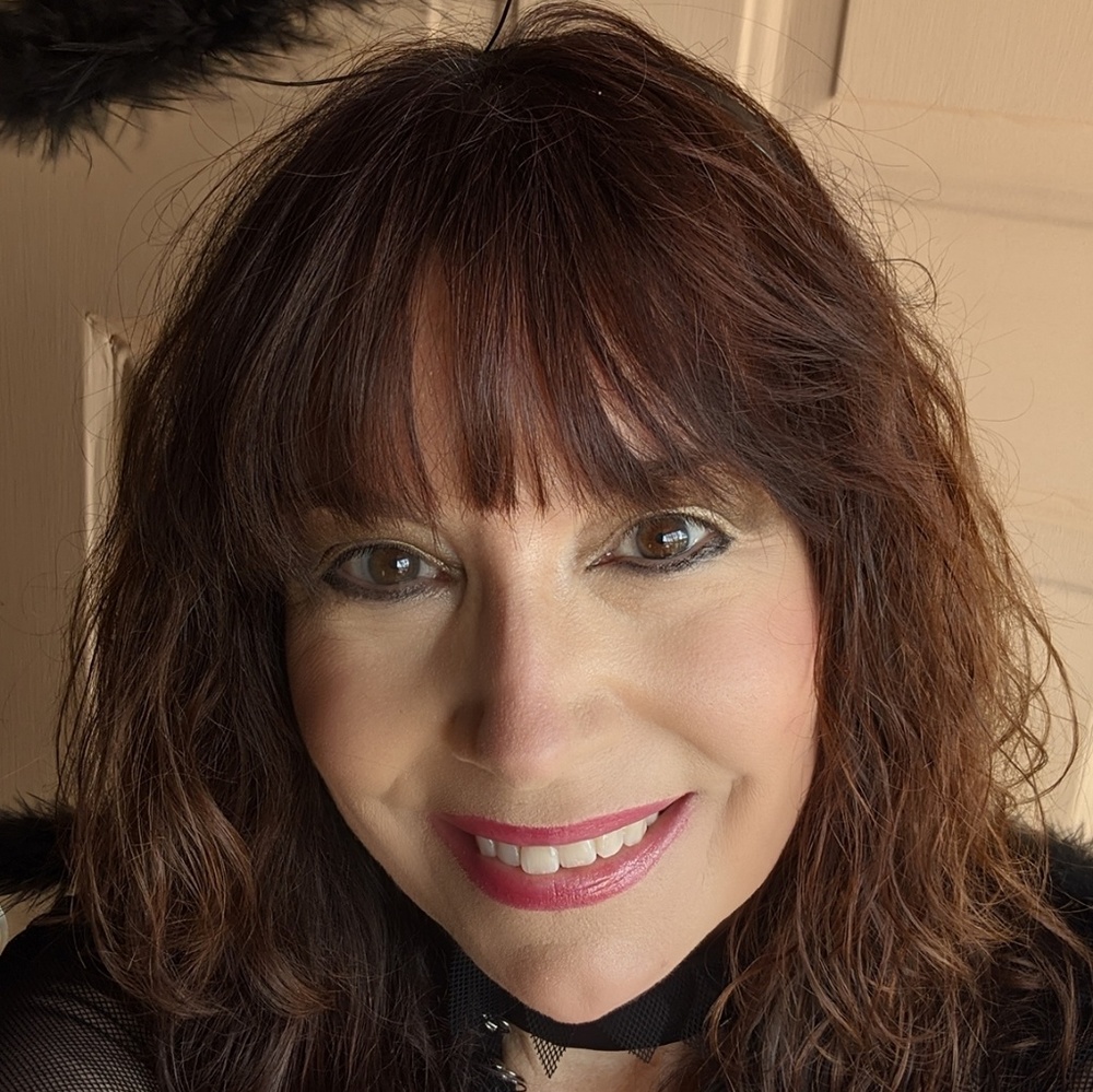 Meet your Posher, Lynda